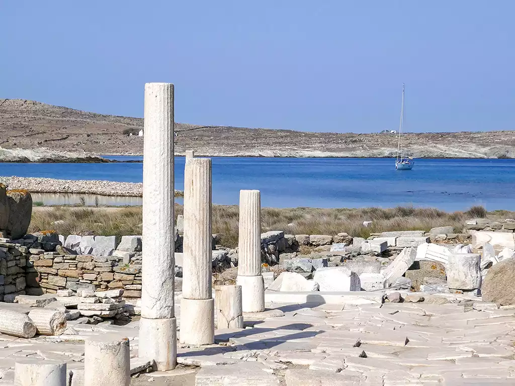 The Emporion of the Aegean: Harbour Expansion, Seamanship, and Commerce on Delos 167 BC – 69 BC - Delos, Greece